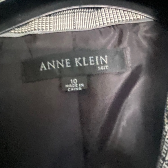 Wonderful Anne Klein grey plaid blazer, US 10, EUC. - Picture 2 of 3